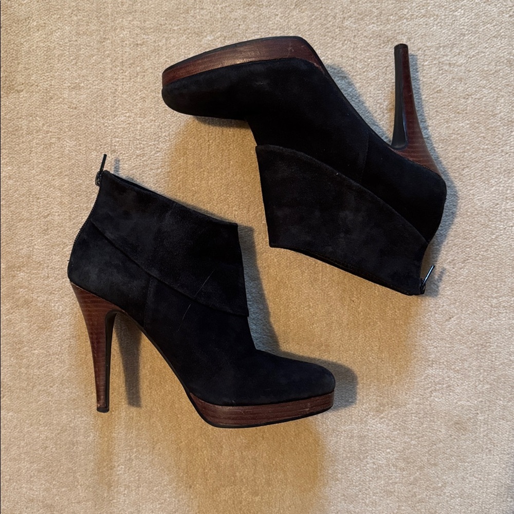 Steve Madden Trishia Heeled Suede Booties Y2K
